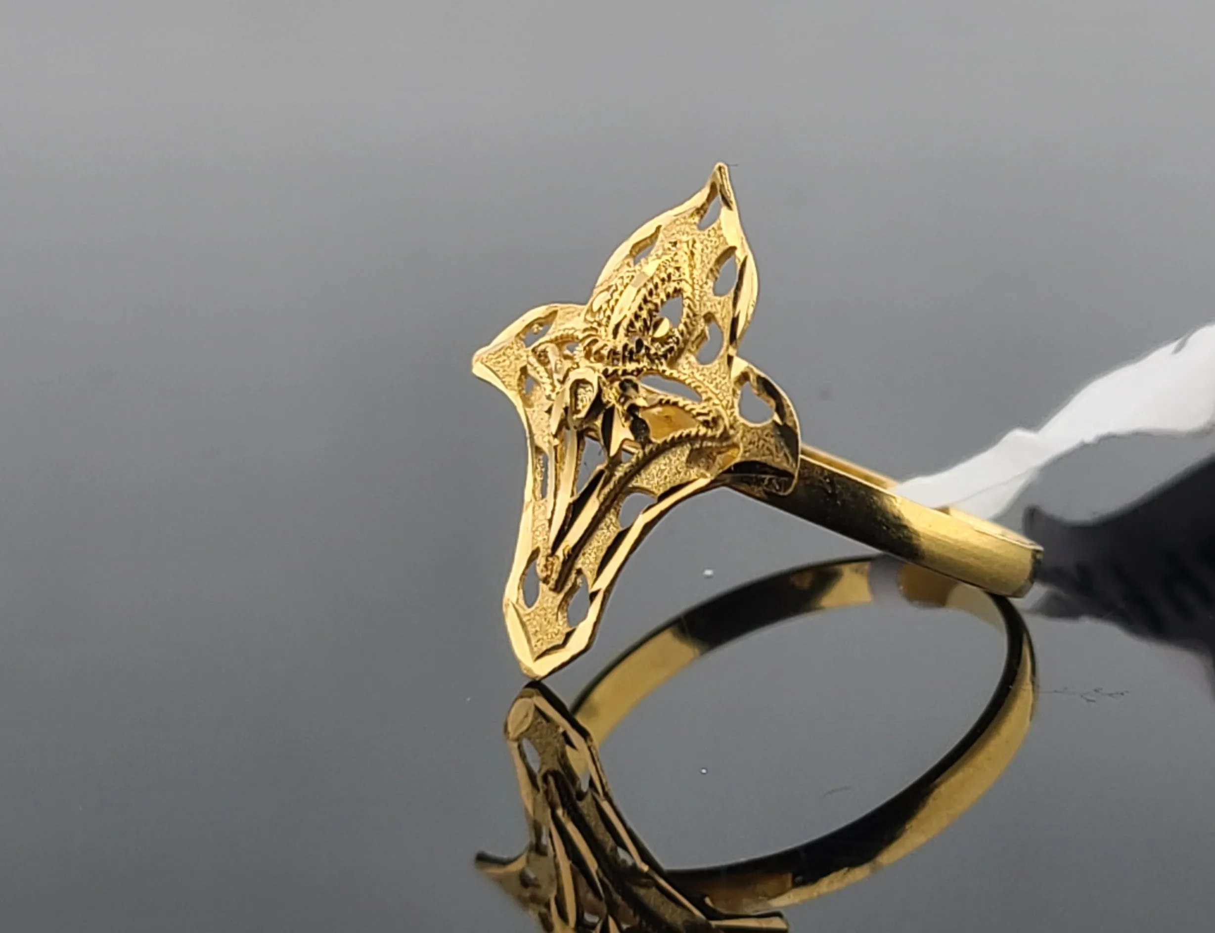 22K Solid Gold Designer Floral Ring R9462