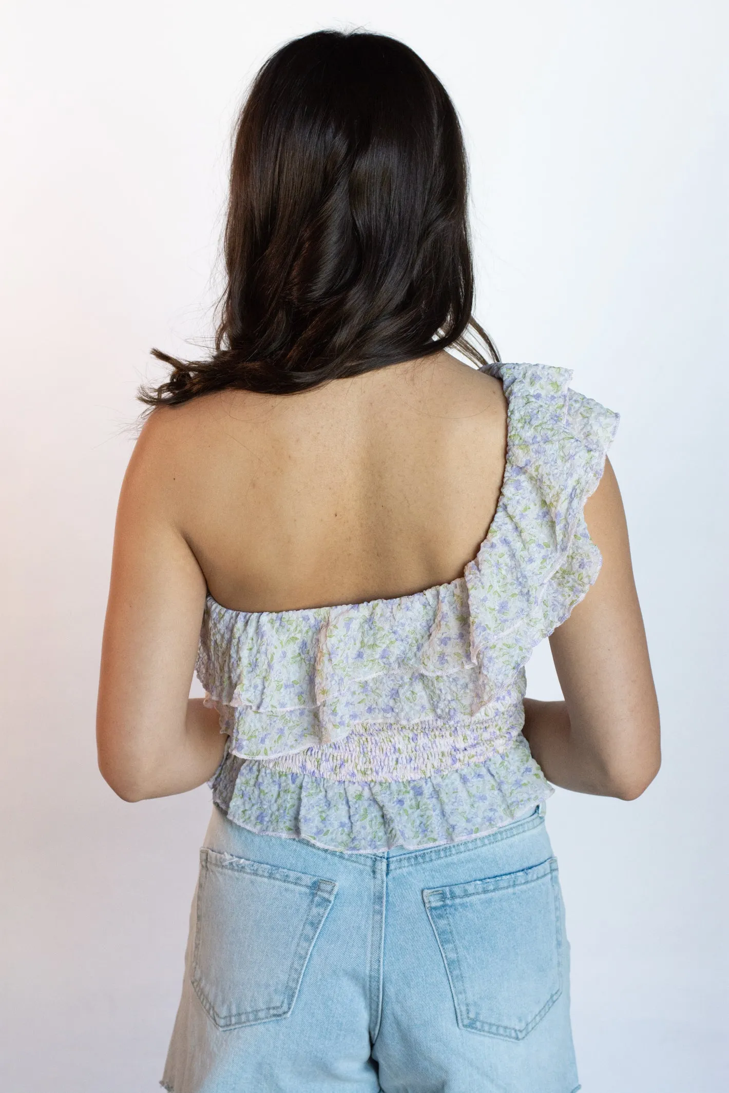 Always Eye-Catching Ruffle One Shoulder Top