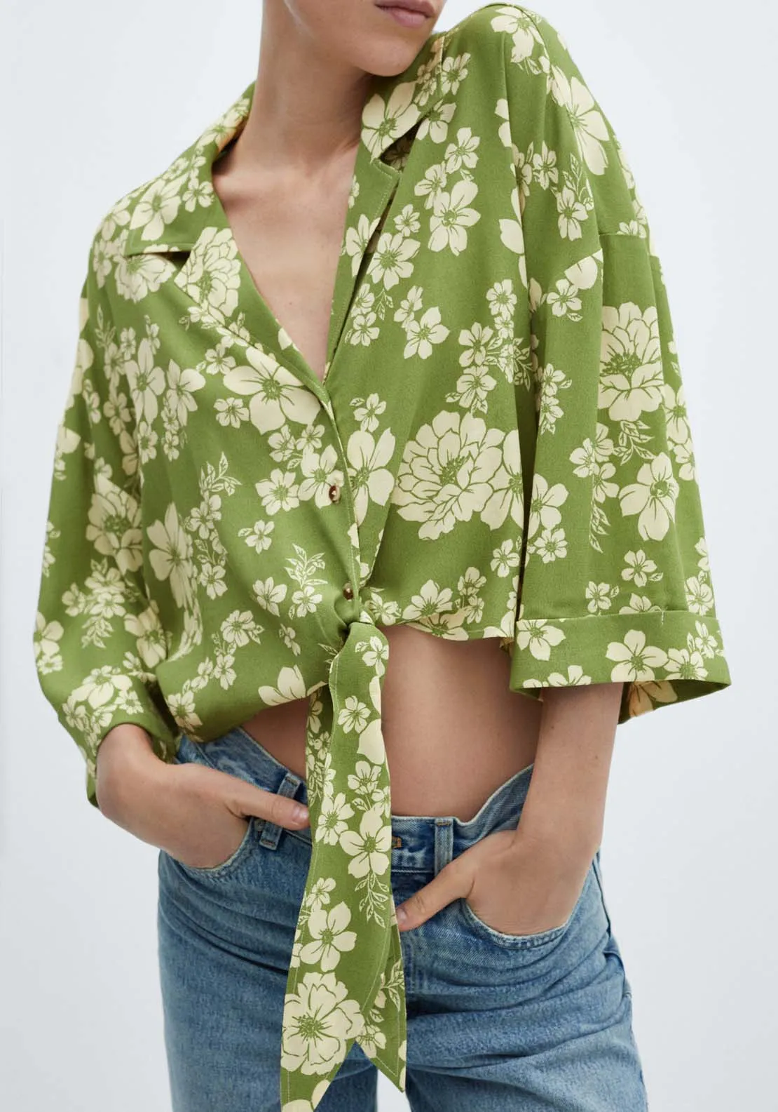 Floral shirt with knot