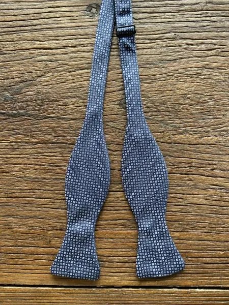 NAVY PENDELTON NEATS FORMAL BOW TIE