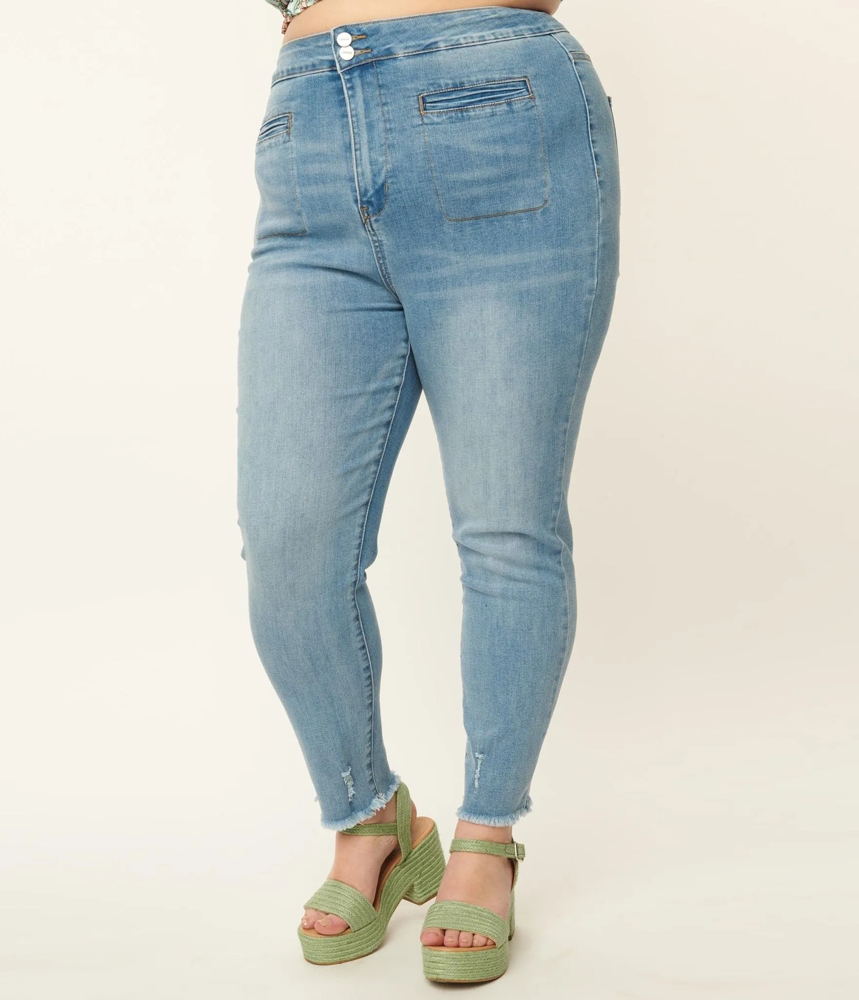 Plus Size Light Blue Wash Front Pocket Skinny Jeans