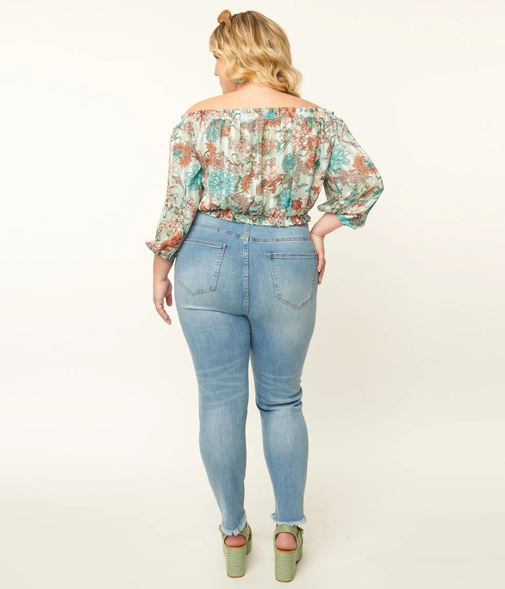 Plus Size Light Blue Wash Front Pocket Skinny Jeans